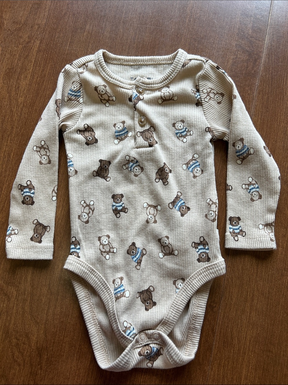 Tahari Beige Teddy Bear Print Long-Sleeve One-Piece Bodysuit size 6/9M